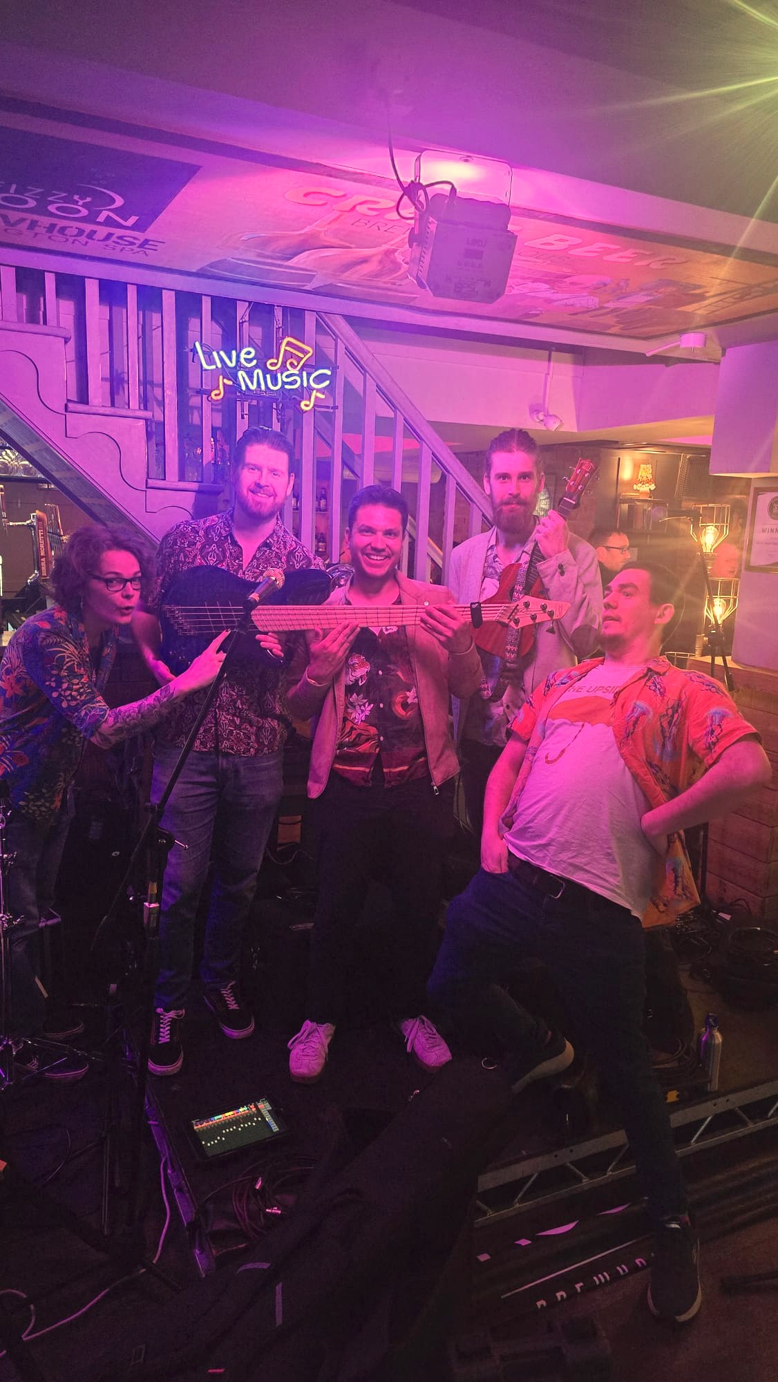 Live band at Fizzy Moon